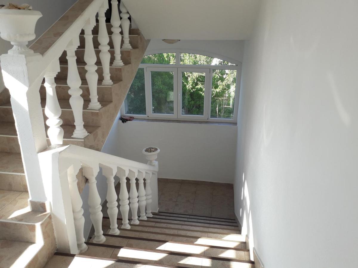 Lovely Meta Apartments Palit Esterno foto
