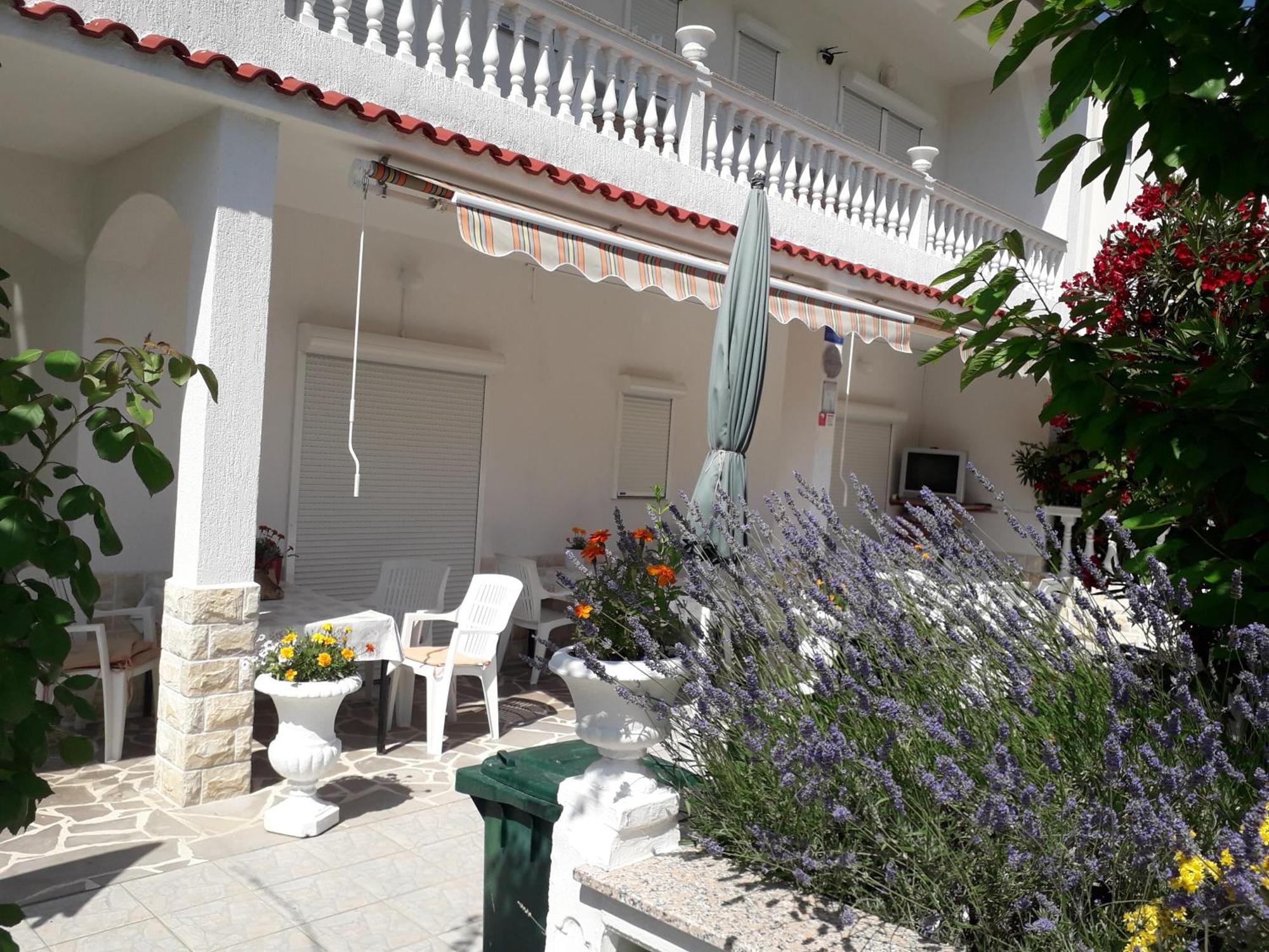Lovely Meta Apartments Palit Esterno foto