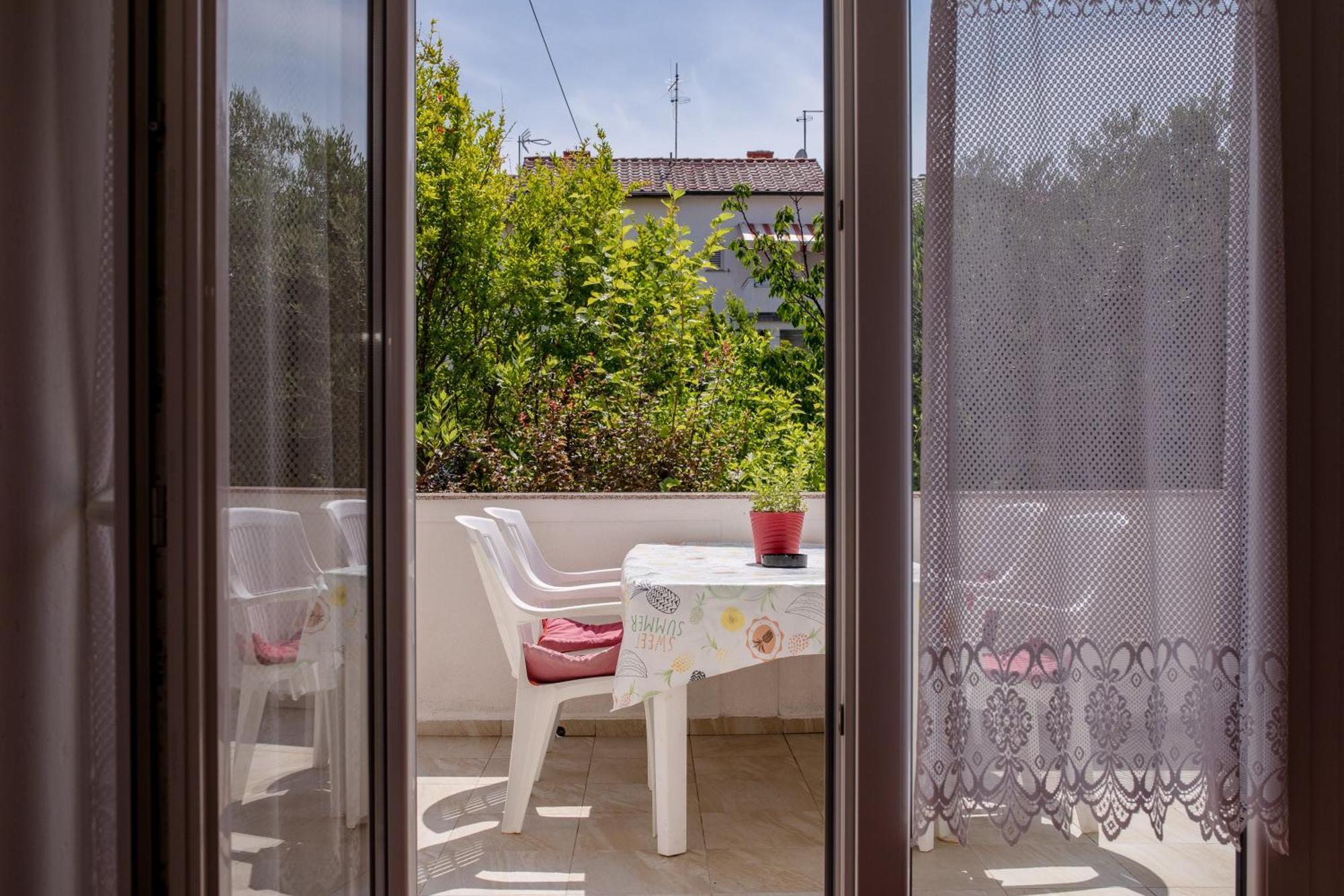Lovely Meta Apartments Palit Esterno foto