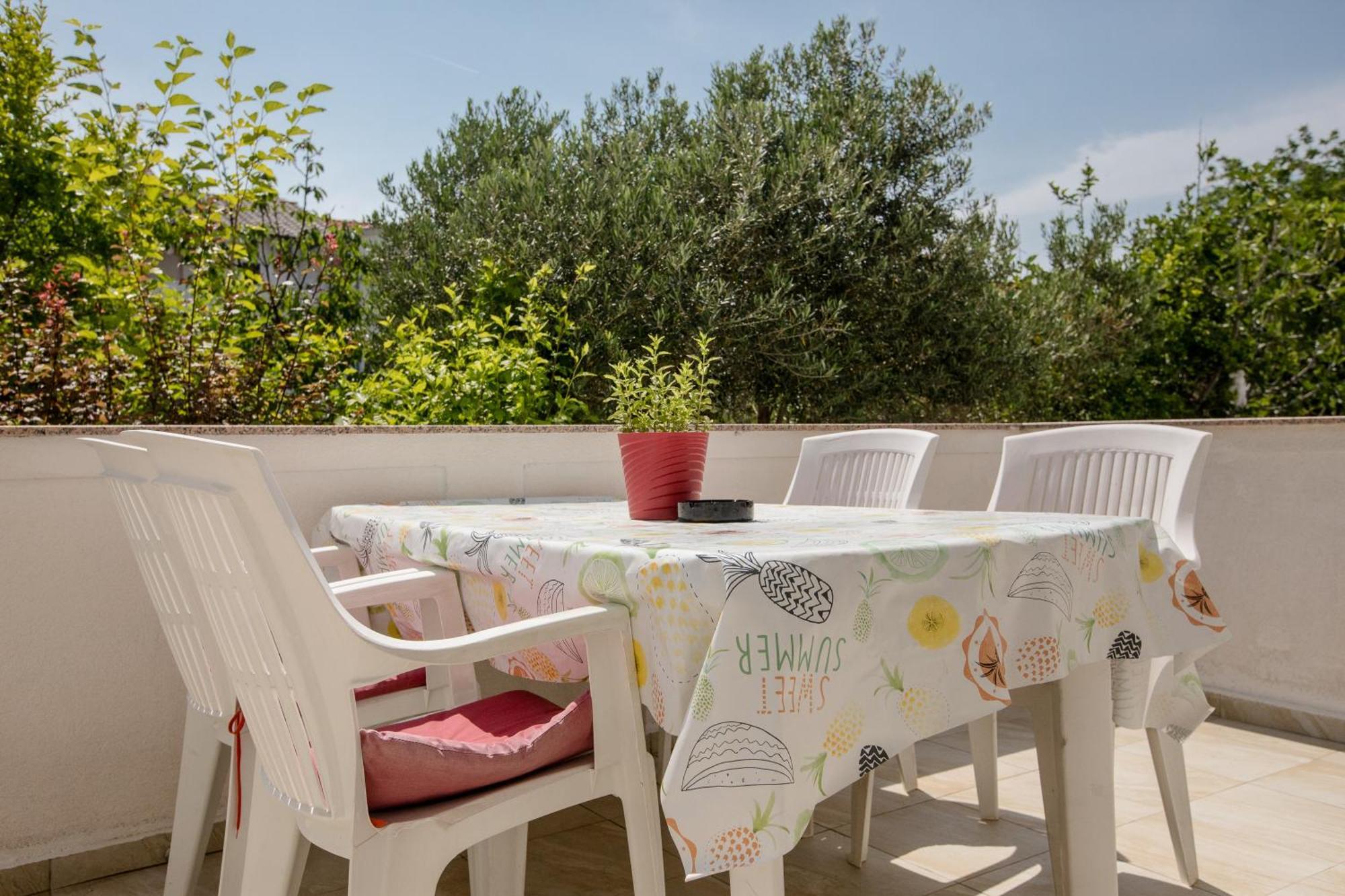 Lovely Meta Apartments Palit Esterno foto