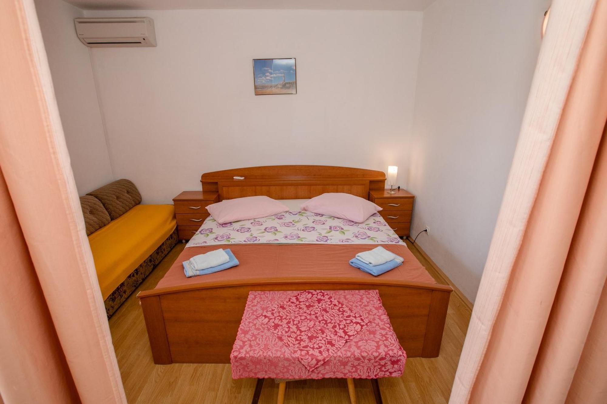 Lovely Meta Apartments Palit Esterno foto