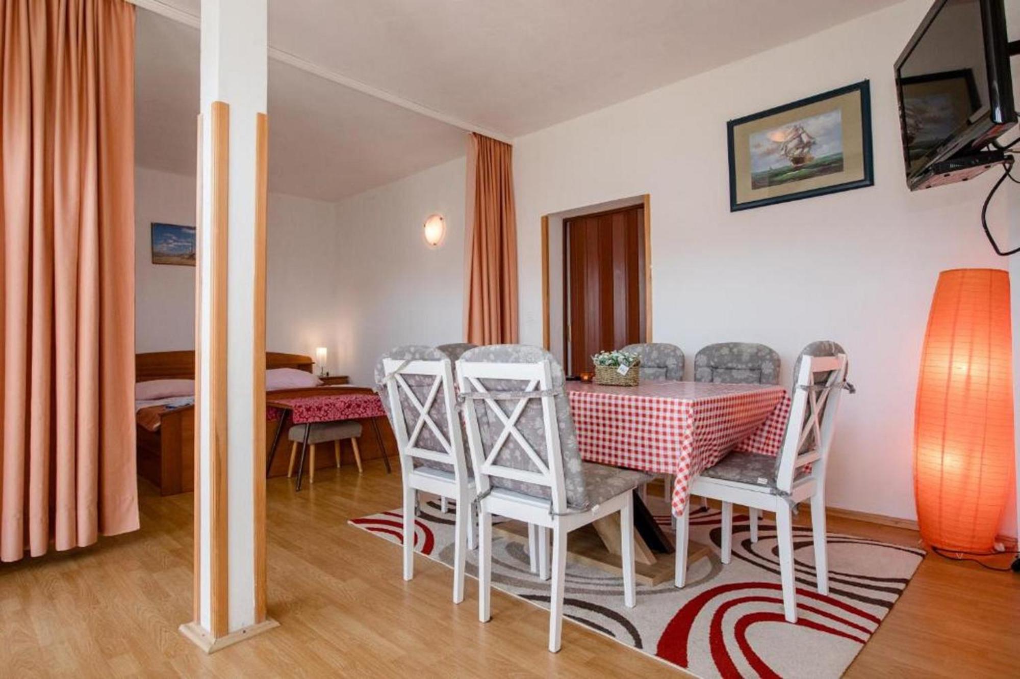 Lovely Meta Apartments Palit Esterno foto