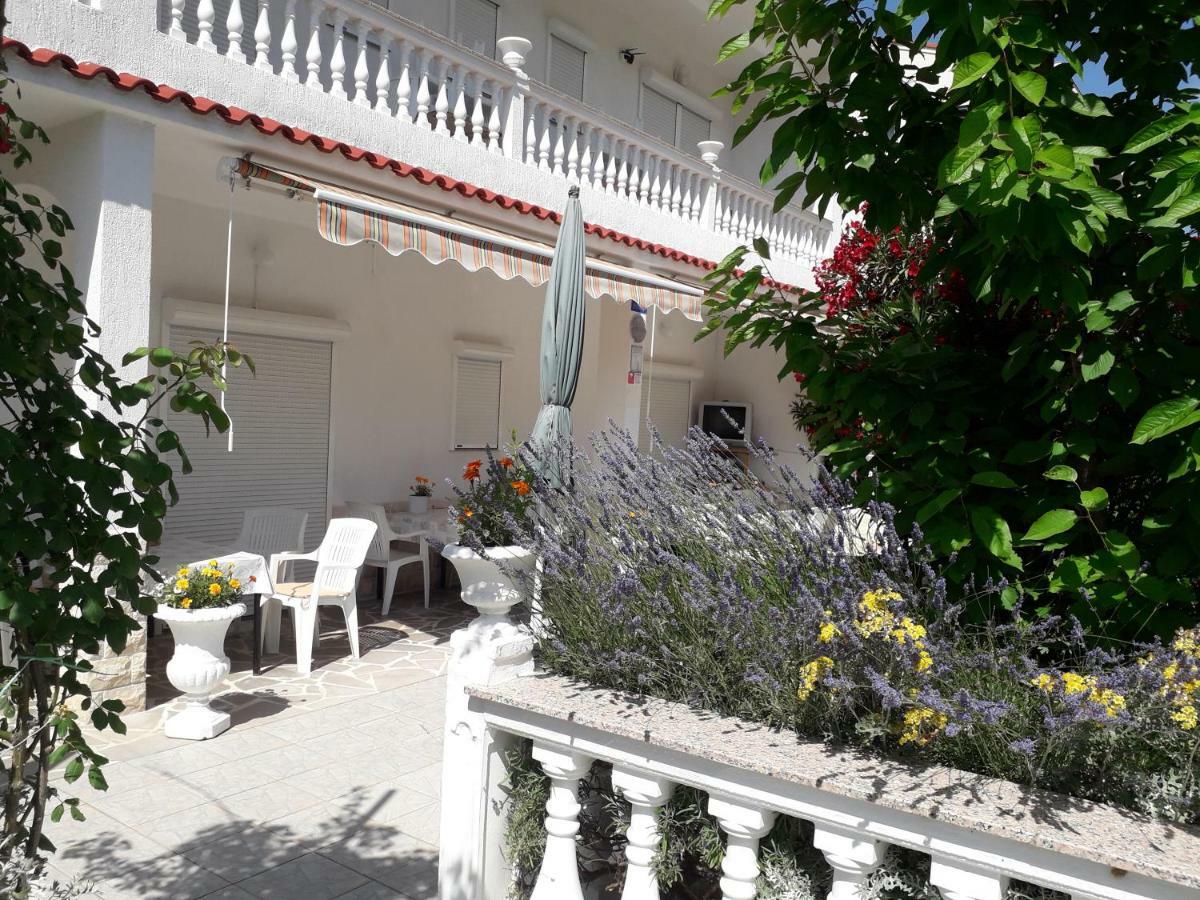 Lovely Meta Apartments Palit Esterno foto