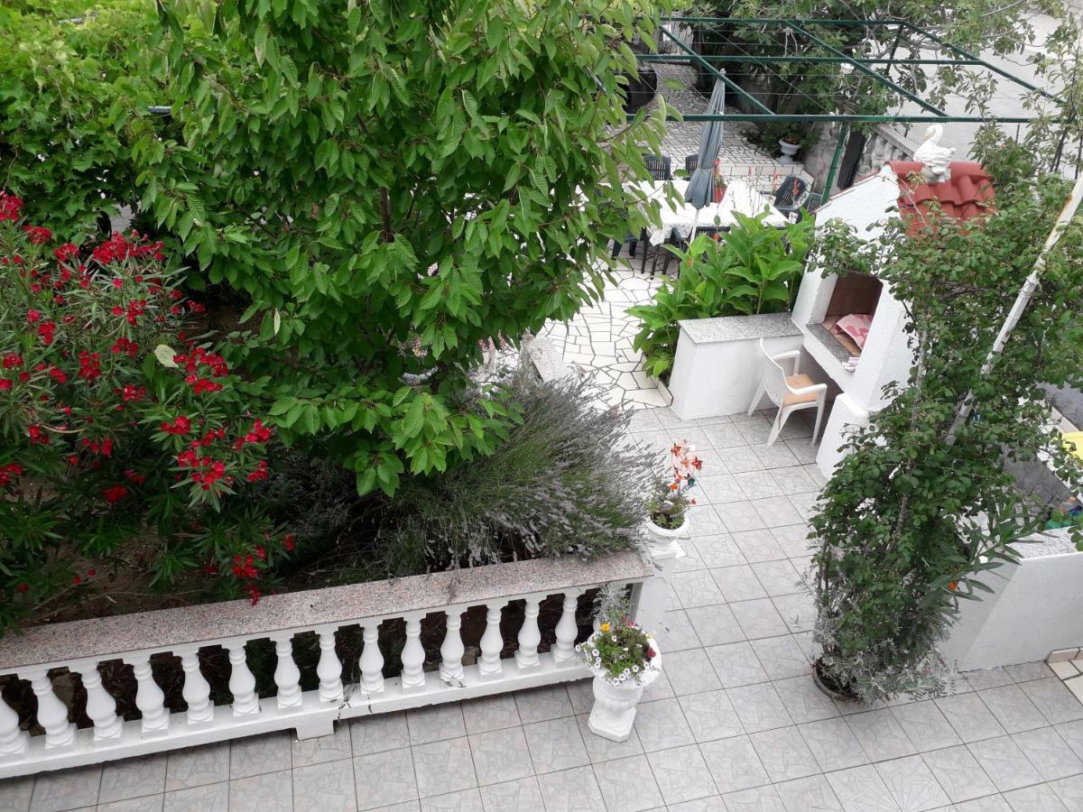 Lovely Meta Apartments Palit Esterno foto