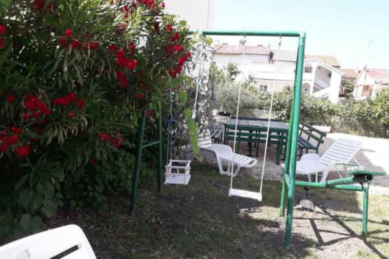 Lovely Meta Apartments Palit Esterno foto